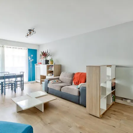 Appartement Moderne T2 Avec Balcon Proche Du Bois De Vincennes Parijs
